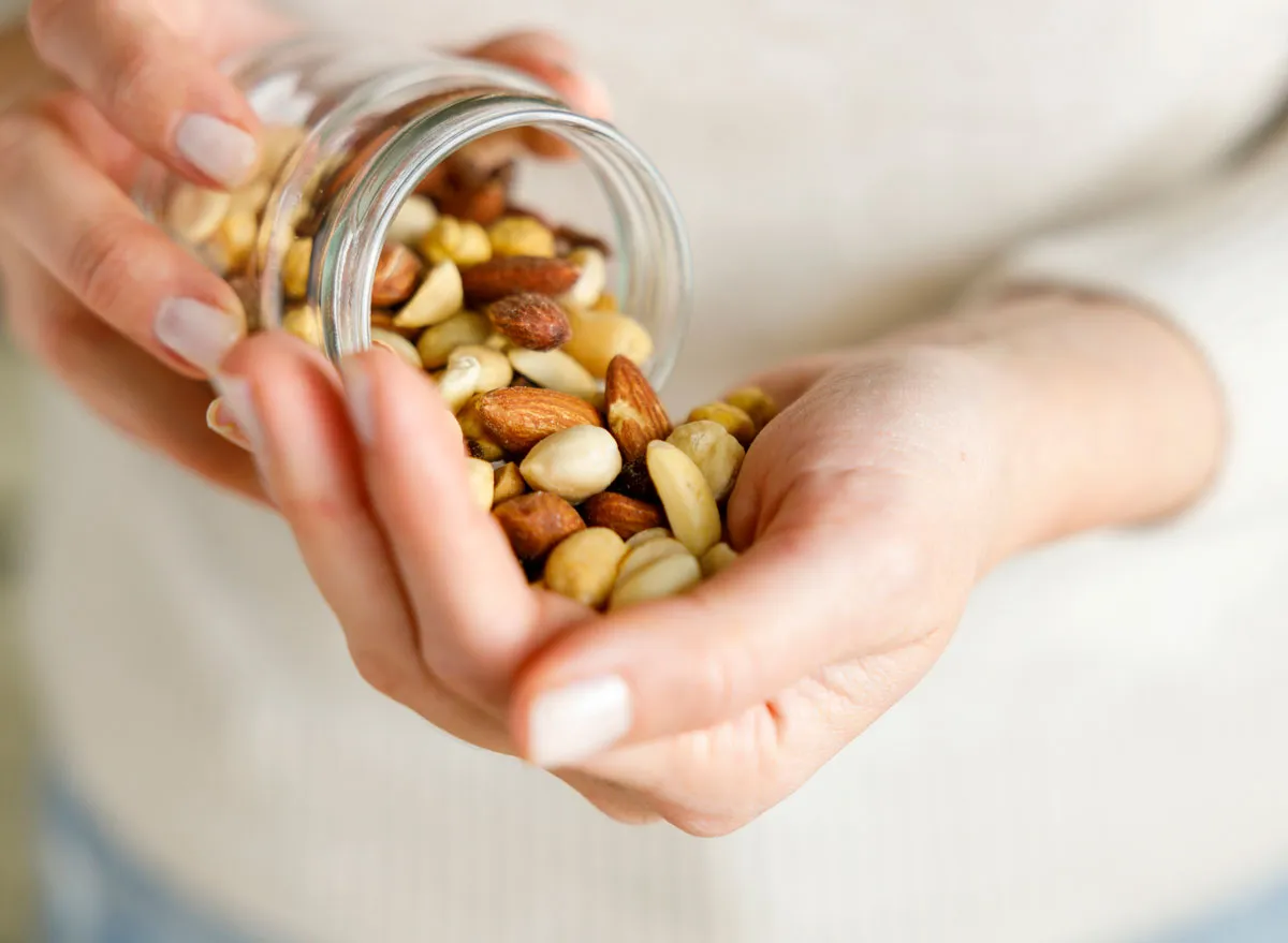 The 6 Ideal High-Protein Nuts You Can Consume