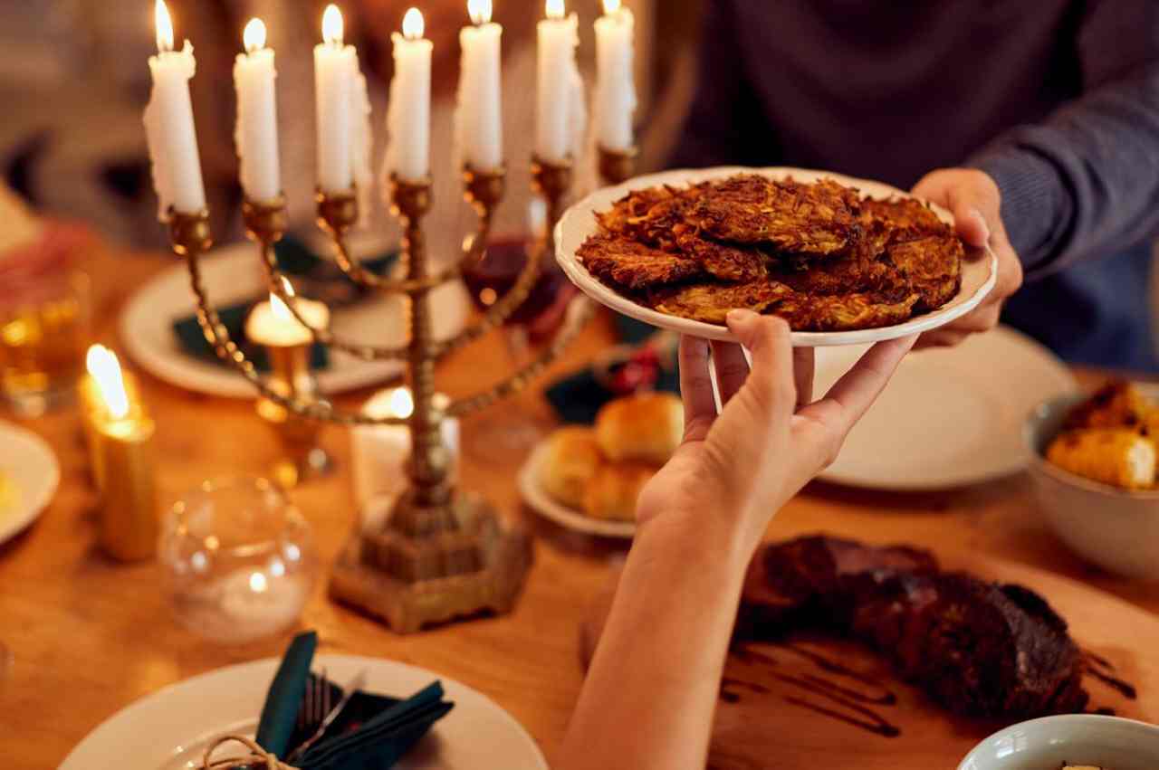 13 Finest Typical Hanukkah Foods Every Person Ought To Attempt